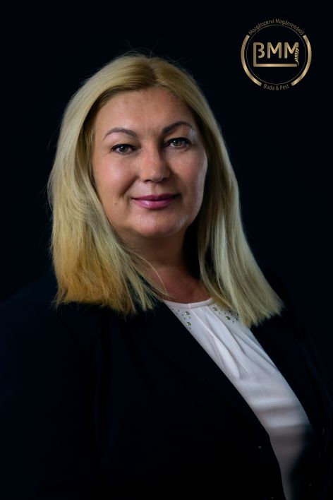 Dr Barna Anikó